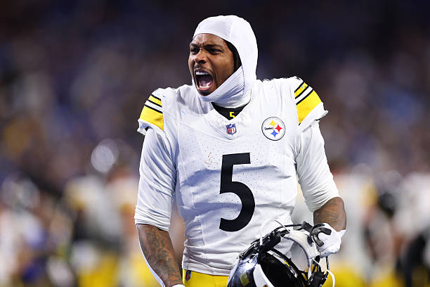 Jalen Steelers celebrates after scoring