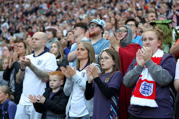 England fans protest to slash World Cup transport prices
