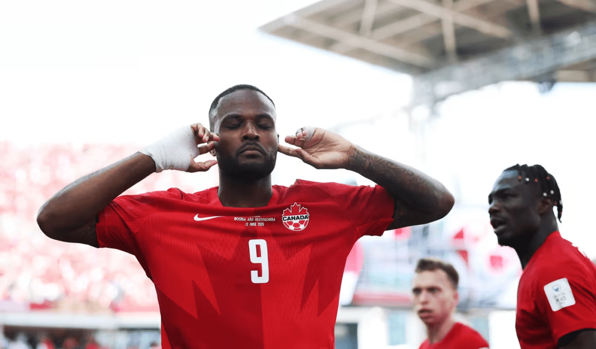 Larin rescues Canada